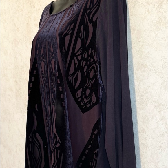 Chico's Ladies Size 2 Purple Long Sleeve Pullover Top Tunic Nylon Velour Design - Picture 16 of 16